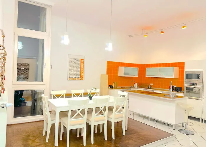 Stunning 150M2 3-Bedroom With Balcony