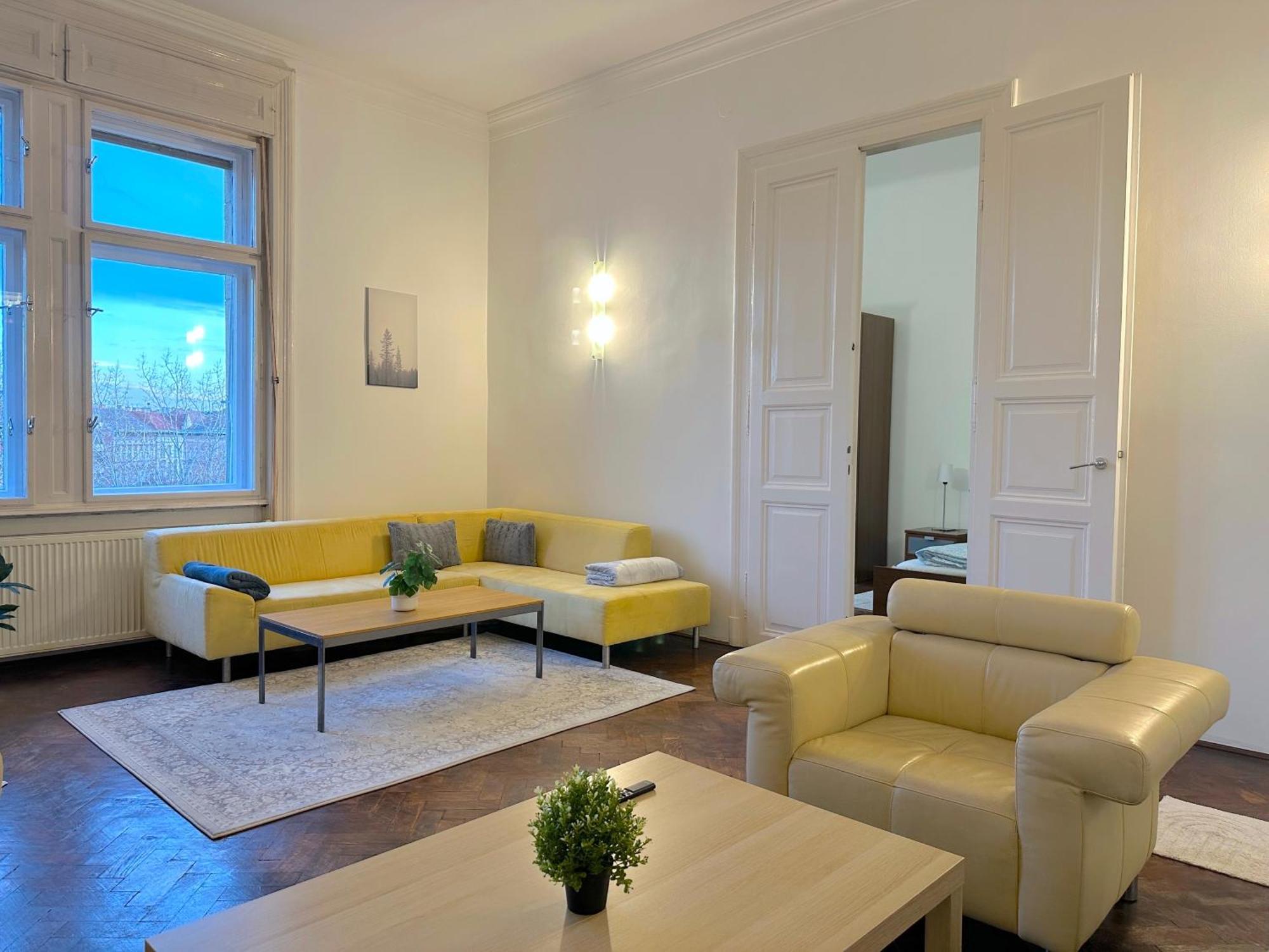 Apartment Stunning 150m2 3-bedroom With Balcony Budapest